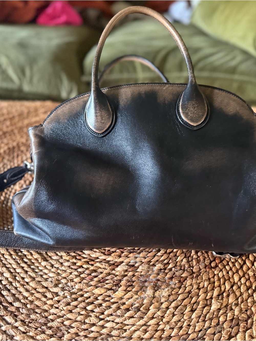 Coach Empire 40 in Loved Leather. - Picture 2 of 6